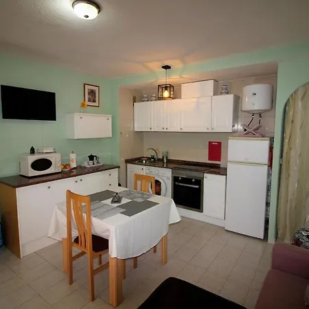 Large Terrace Two Blocks From The * Torrevieja