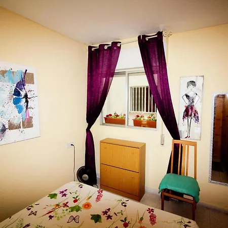Διαμέρισμα Large Terrace Two Blocks From The
